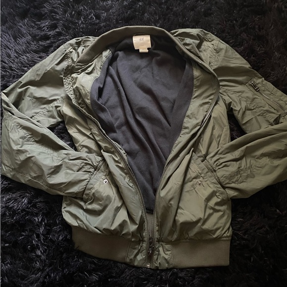 Army green bomber jacket -H&M - Picture 2 of 4
